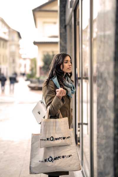 Blossoming Love: Embracing Connections with Mature Women in the Dating World